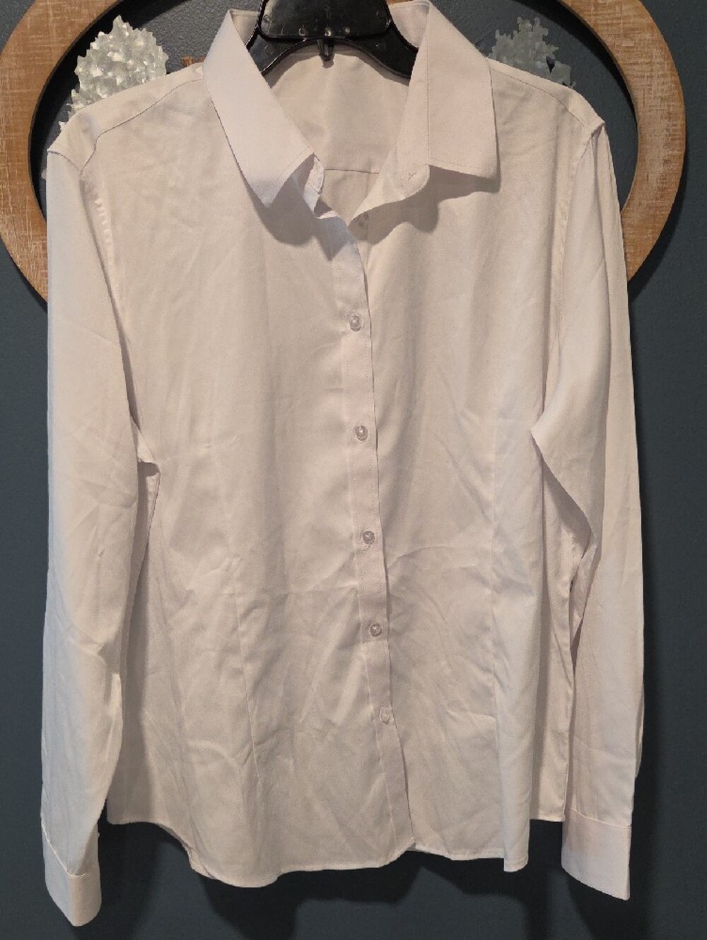 Classic White Button-Up Women's Shirt - Versatile Everyday Top - Picture 4 of 7
